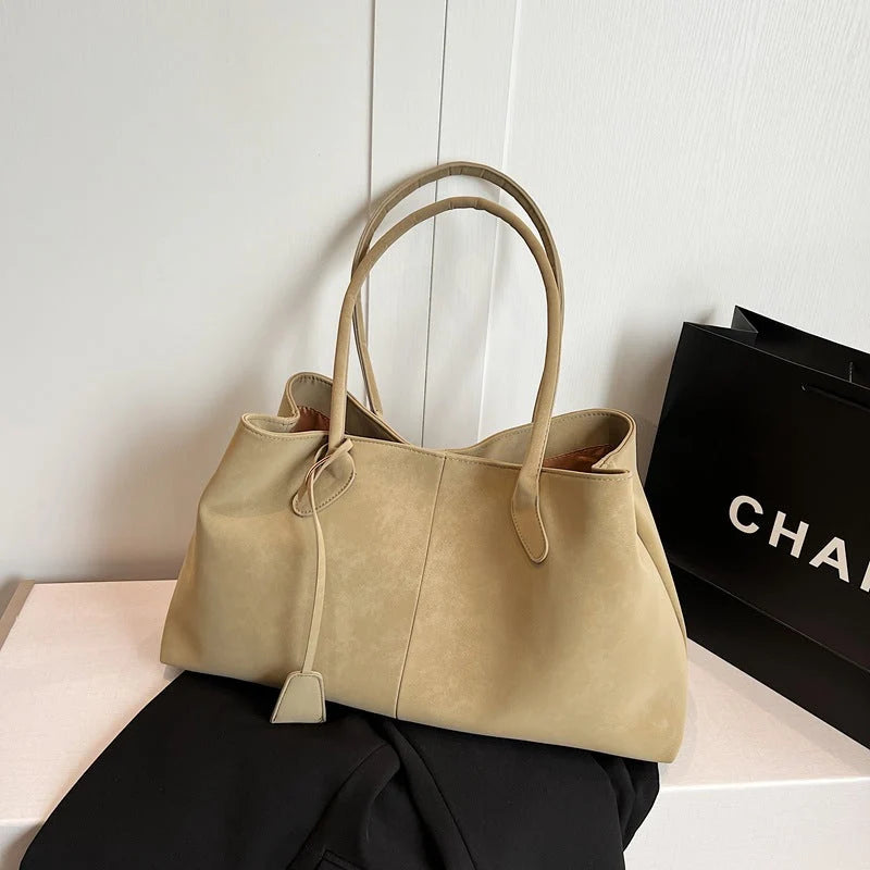 Womens Chic Spacious Tote Bag Durable Fabric Design 4
