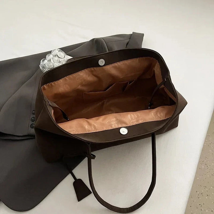 Womens Chic Spacious Tote Bag Durable Fabric Design 7